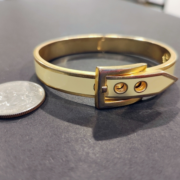 C. Wonder 7.75” Bracelet Gold Toned Hinged Belt Design With Cream Enamel - Picture 4 of 4